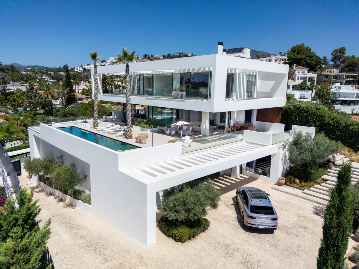 Photo 1 Detached Villa La Quinta, Costa del Sol, Málaga – R4818580