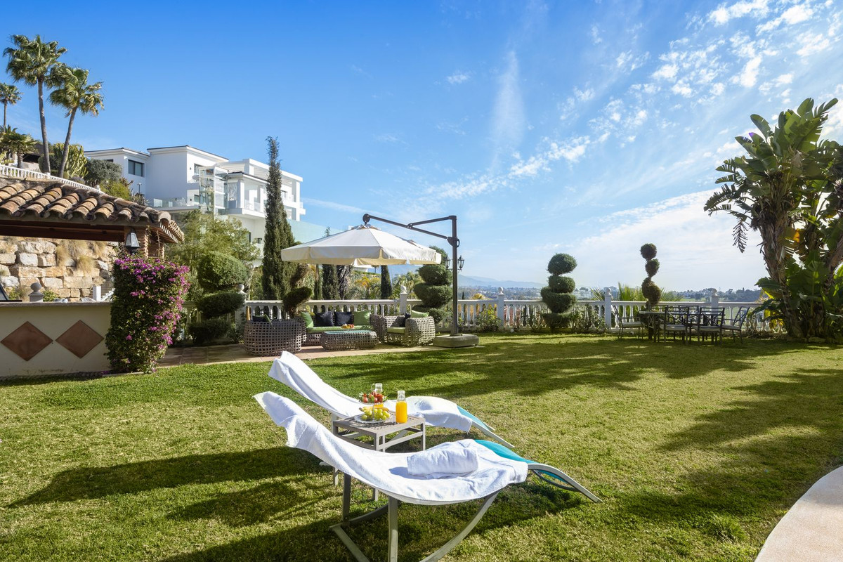 Photo 6 Detached Villa El Paraiso, Costa del Sol, Málaga – R5057767