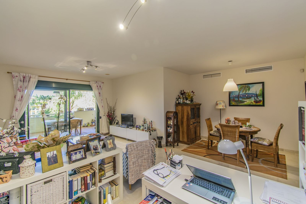 Photo 1 Middle Floor Apartment Guadalmina Alta, Costa del Sol, Málaga – R4766056