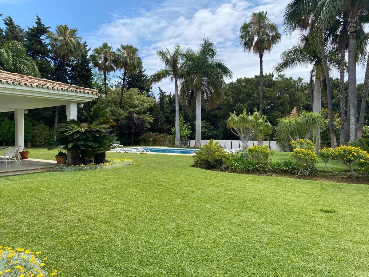 Photo 4 Detached Villa Guadalmina Baja, Costa del Sol, Málaga – R4941982