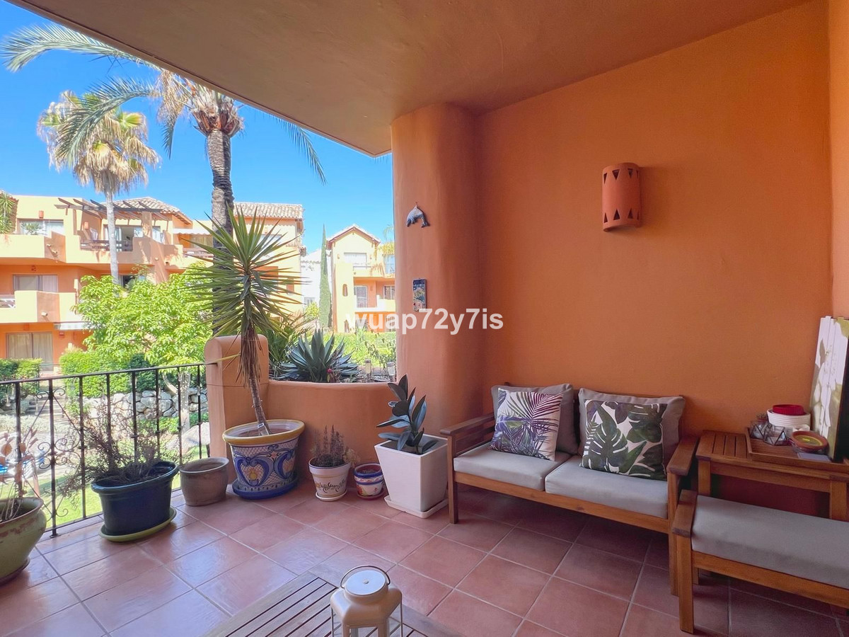 Photo 8 Middle Floor Apartment Estepona, Costa del Sol, Málaga – R5085637