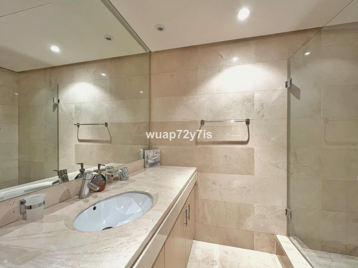 Photo 16 Middle Floor Apartment Estepona, Costa del Sol, Málaga – R5085637
