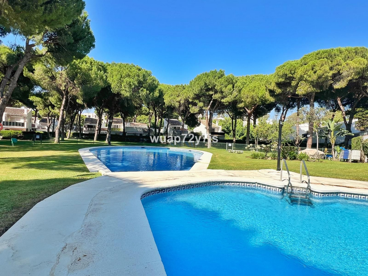 Photo 1 Semi-Detached House Estepona, Costa del Sol, Málaga – R4992298