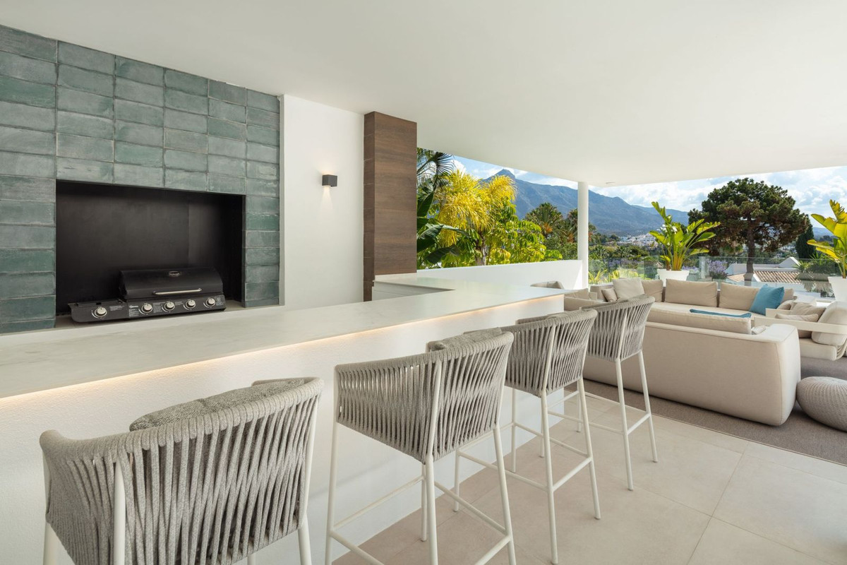 Photo 12 Detached Villa Nueva Andalucía, Costa del Sol, Málaga – R5110468