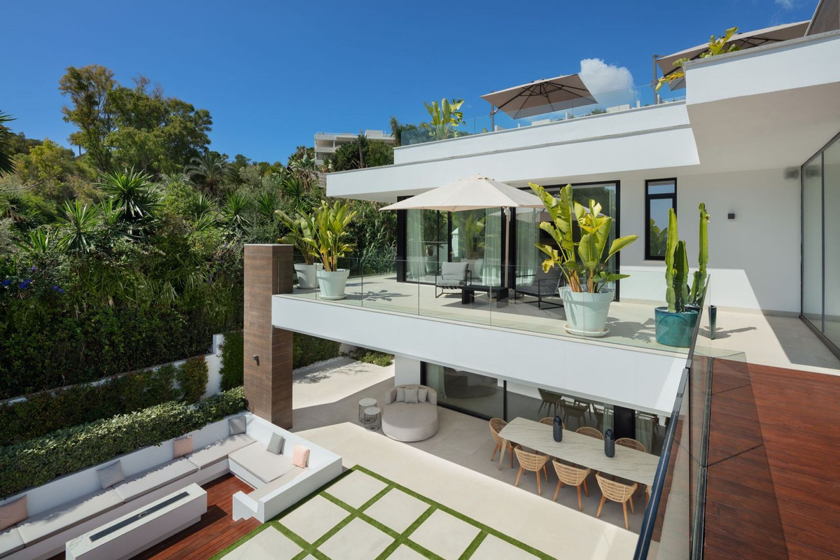 Photo 22 Detached Villa Nueva Andalucía, Costa del Sol, Málaga – R5110468