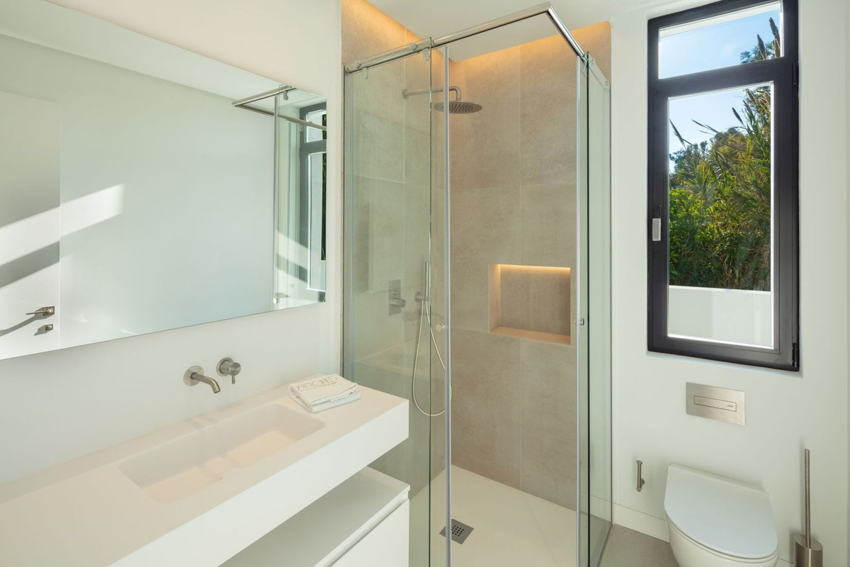 Photo 26 Detached Villa Nueva Andalucía, Costa del Sol, Málaga – R5110468