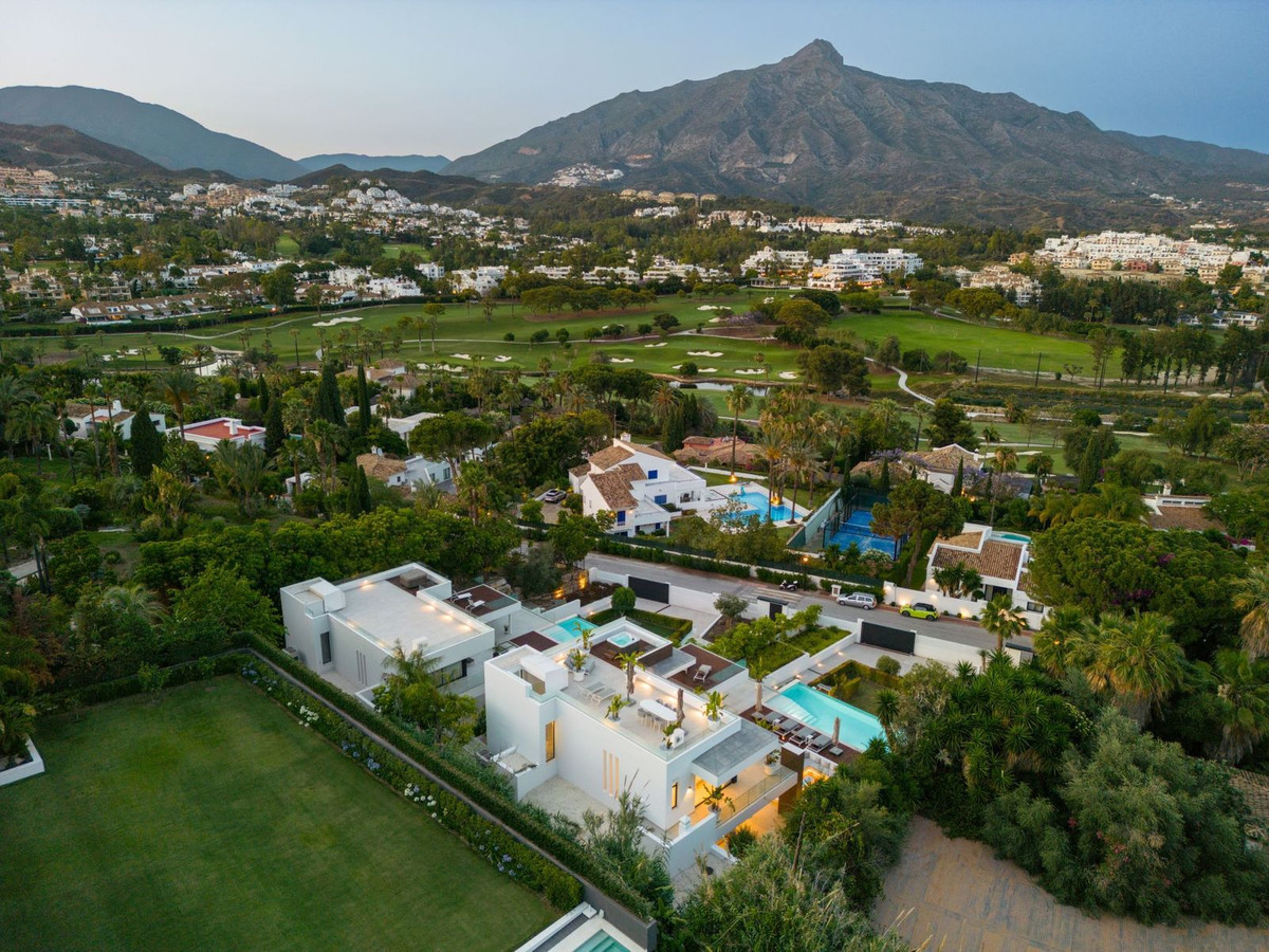 Photo 34 Detached Villa Nueva Andalucía, Costa del Sol, Málaga – R5110468