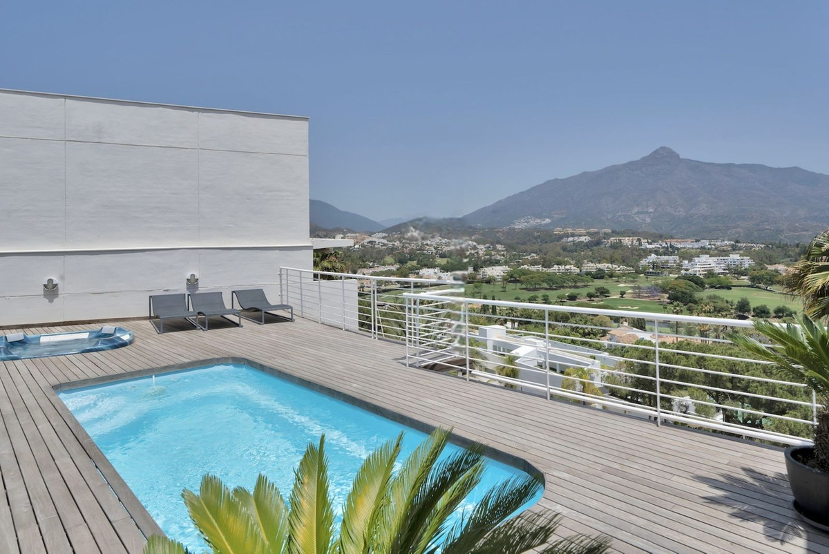 Photo 1 Penthouse Nueva Andalucía, Costa del Sol, Málaga – R4749808