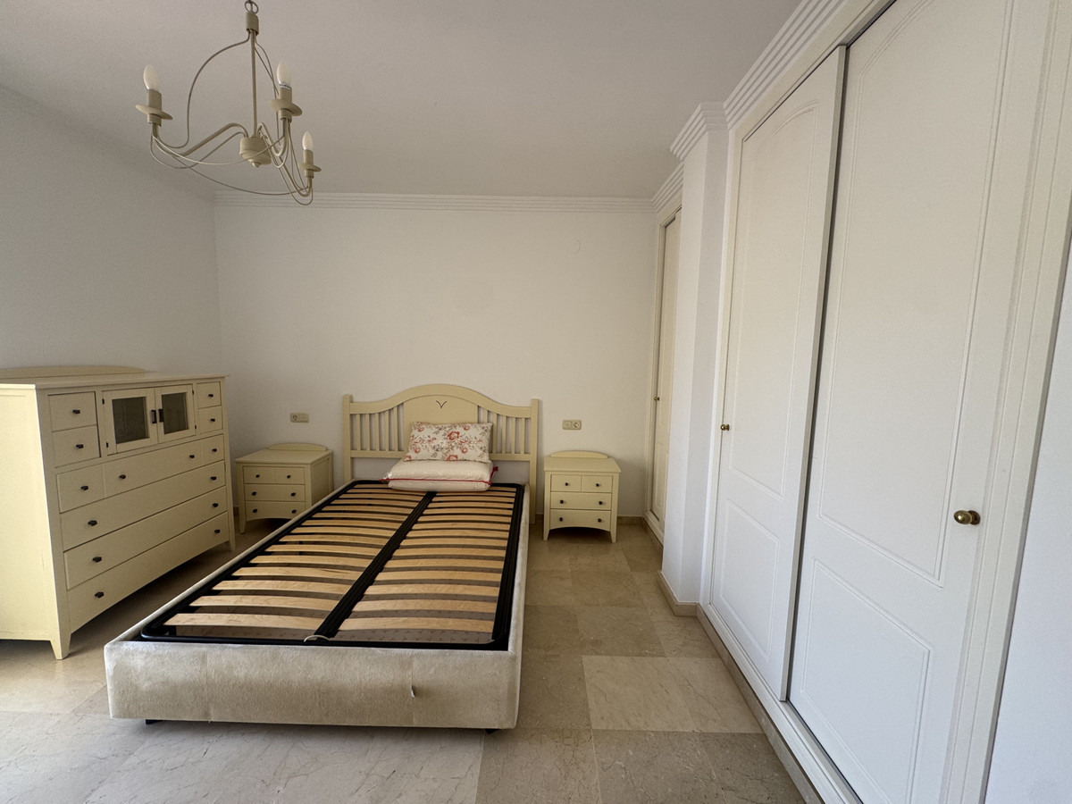 Photo 5 Middle Floor Apartment Nueva Andalucía, Costa del Sol, Málaga – R5081611