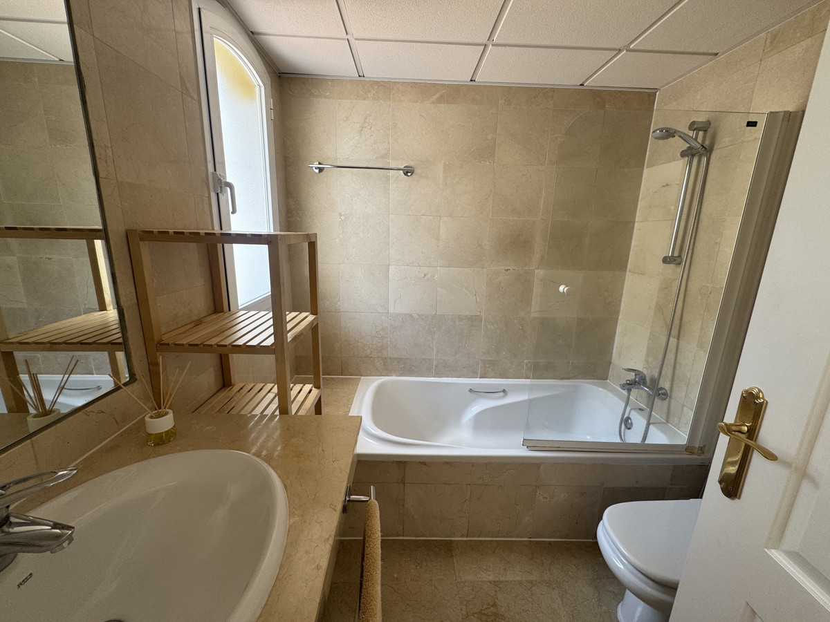 Photo 8 Middle Floor Apartment Nueva Andalucía, Costa del Sol, Málaga – R5081611