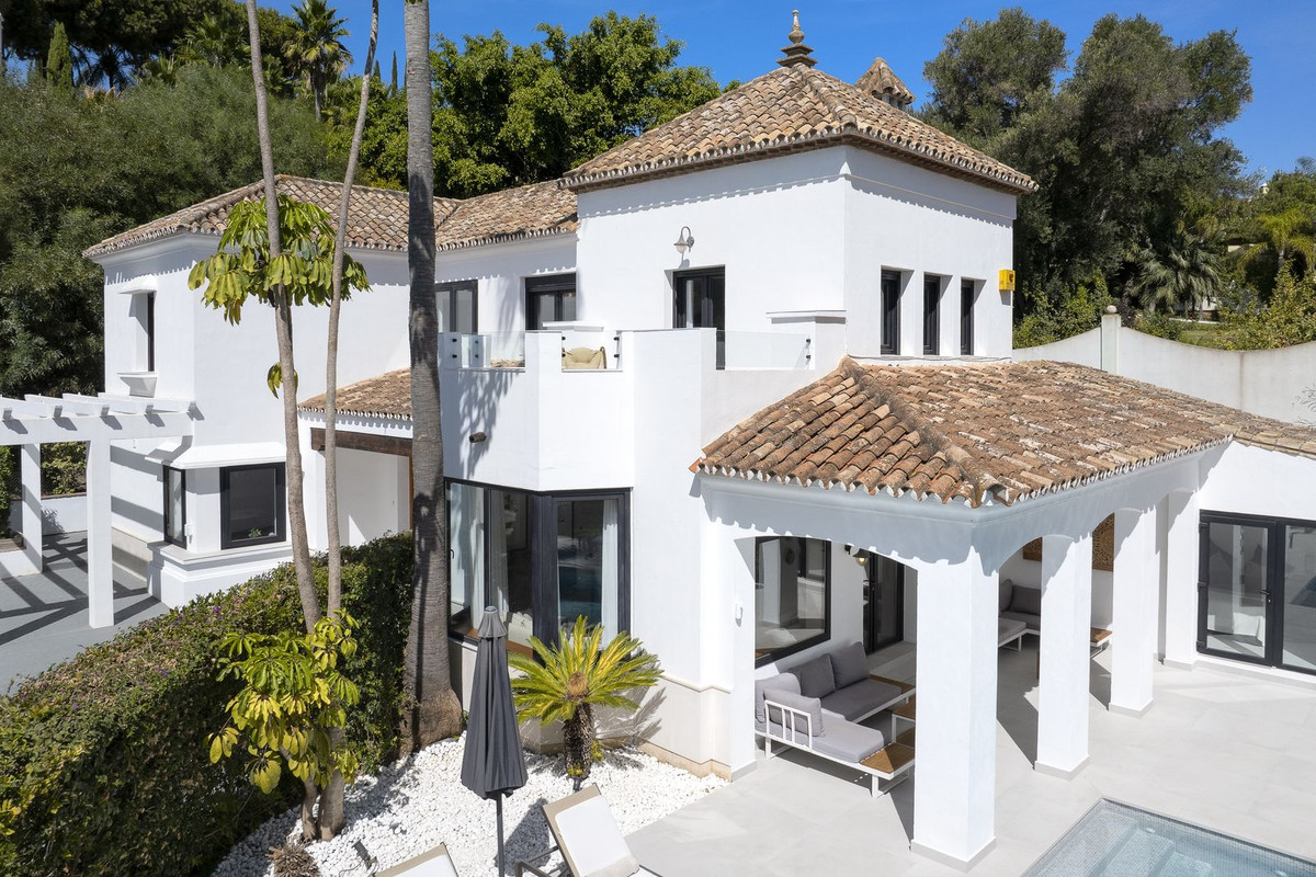Photo 4 Detached Villa El Paraiso, Costa del Sol, Málaga – R4848973