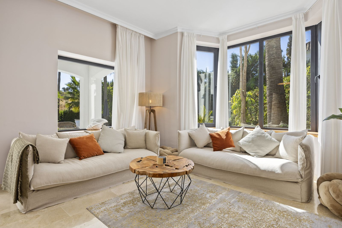 Photo 6 Detached Villa El Paraiso, Costa del Sol, Málaga – R4848973