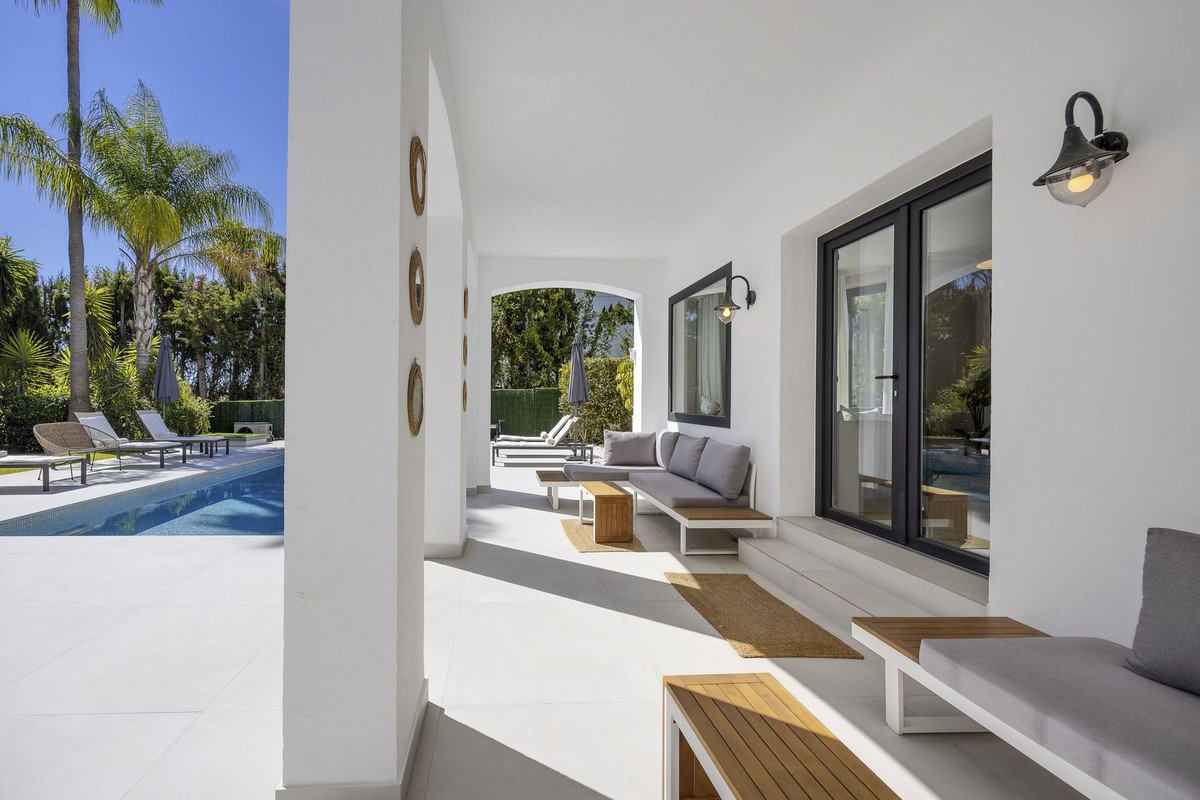 Photo 8 Detached Villa El Paraiso, Costa del Sol, Málaga – R4848973